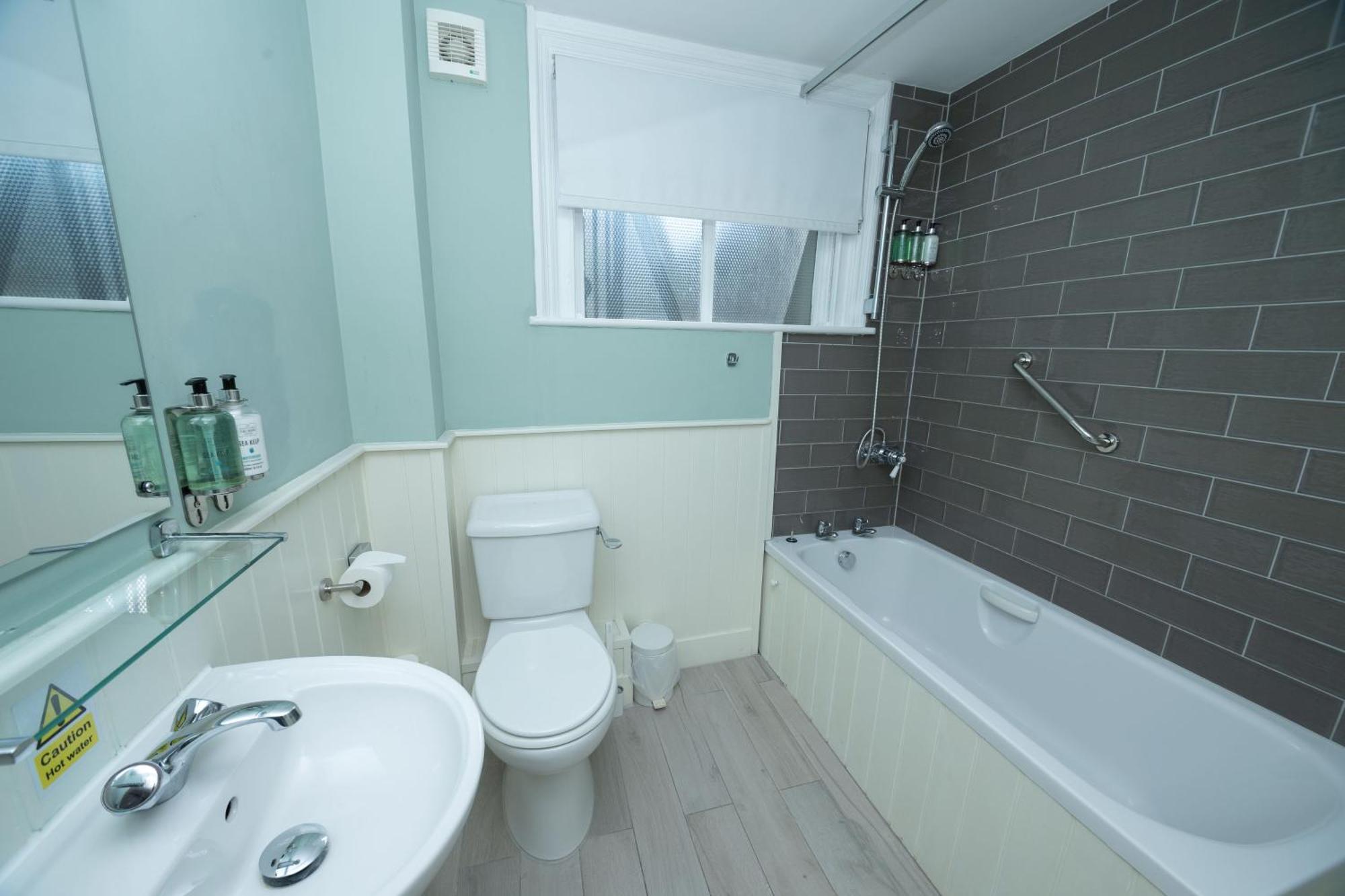The Clarendon Hotel Deal Luaran gambar